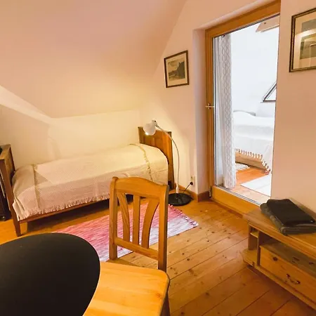 Quellhuette Dachbodn Apartman